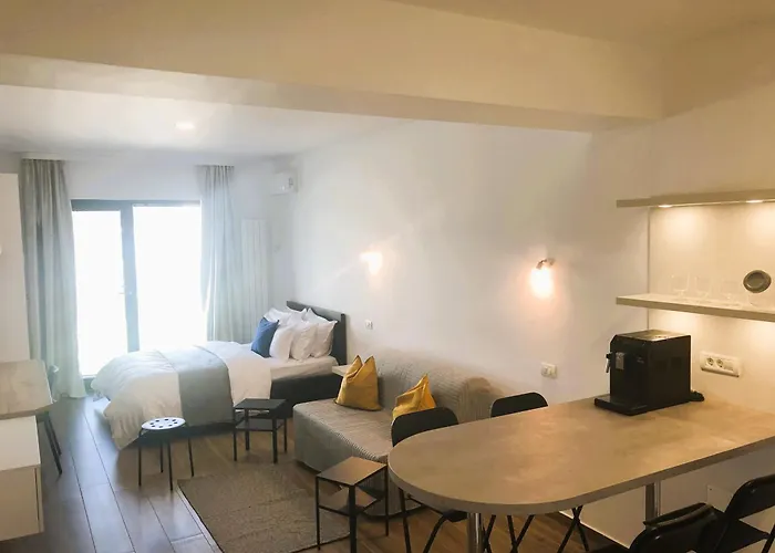 Sunny Loft مامايا