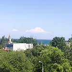 Sunny Loft Apartment Mamaia
